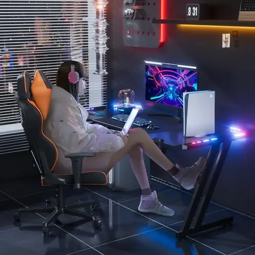 HLONONE 120 × 60cm LED Mesa Gaming, Escritorio Gaming de Fibra de Carbono Ergonómicas, Escritorio Gamer con Portavasos y Gancho para Auriculares, Negro